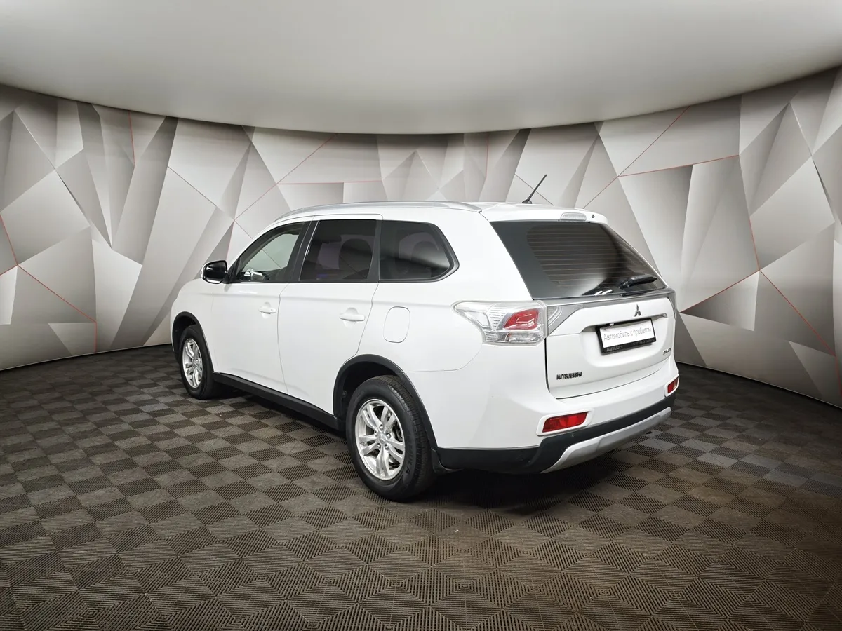 Mitsubishi Outlander 2.0 CVT 4WD (146 л.с.) Белый в АВИЛОН. Слайд №4