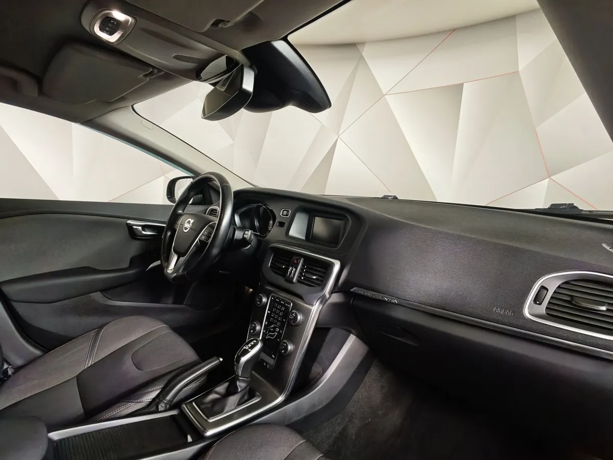 Volvo V40 1.6 D2 Powershift (114 л.с.) Черный в АВИЛОН. Слайд №12