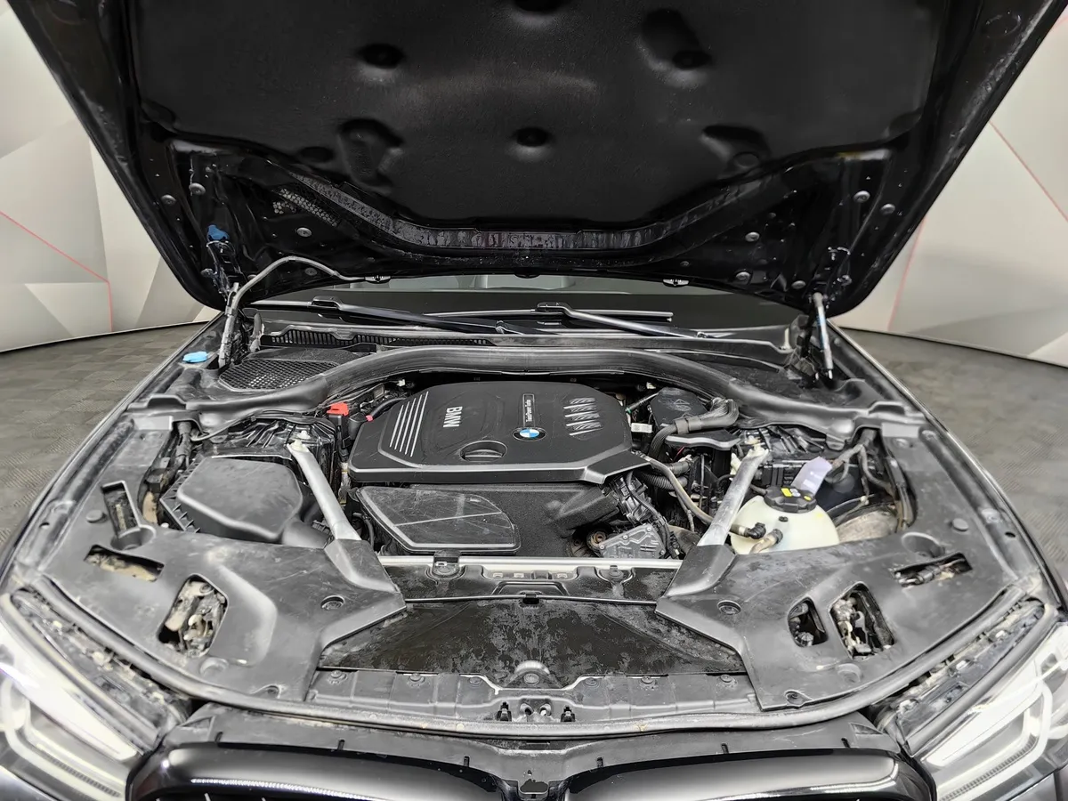 BMW 5 серия 520d xDrive Steptronic (190 л.с.) M Sport Черный в АВИЛОН. Слайд №10
