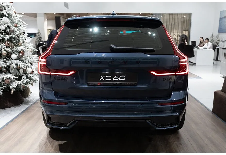 Volvo XC60 2.0 B5 8AT AWD (250 л.с.) Ultra Синий в АВИЛОН. Слайд №4