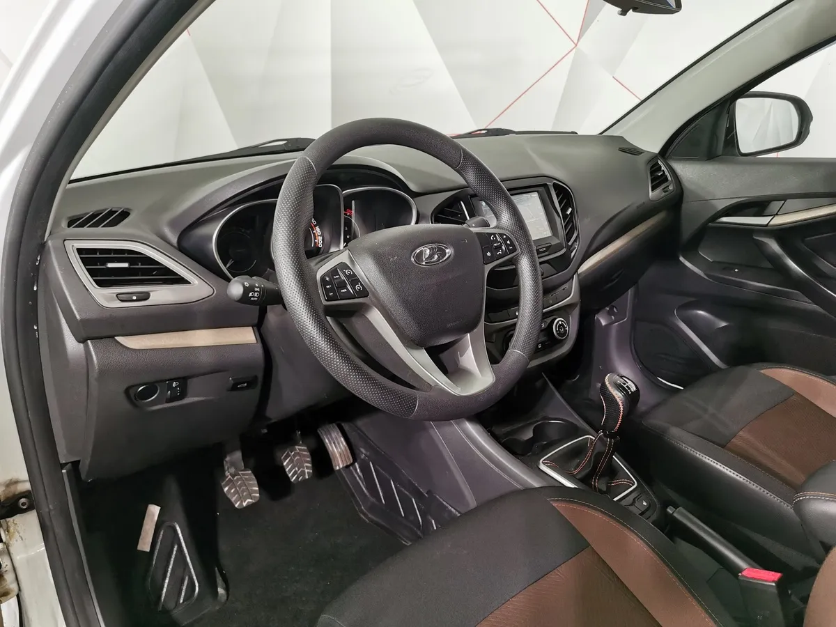 ВАЗ (Lada) Vesta 1.8 MT (122 л.с.) Luxe Multimedia Белый в АВИЛОН. Слайд №18