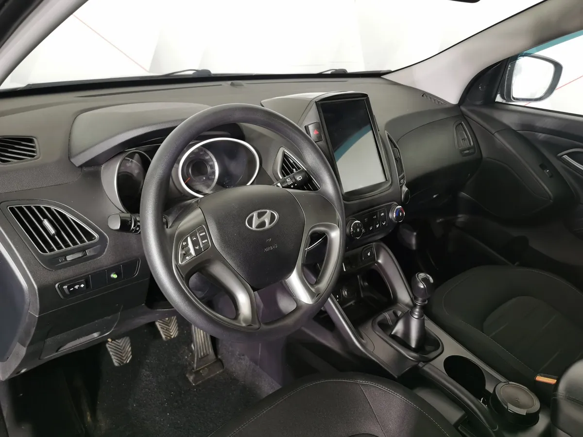 Hyundai ix35 2.0 MT 2WD (150 л.с.) Коричневый в АВИЛОН. Слайд №18