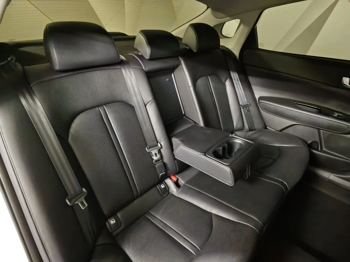 Kia Optima 2.0 MPI AT (150 л.с.) Белый в АВИЛОН. Слайд №17