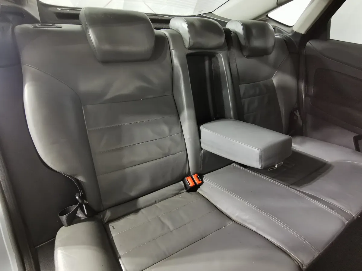 Ford Mondeo 2.0 MT (145 л.с.) Серый в АВИЛОН. Слайд №15