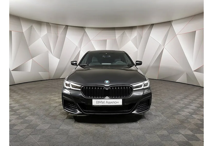 BMW 5 серия 520d xDrive Steptronic (190 л.с.) M Sport Pure Черный в АВИЛОН. Слайд №3