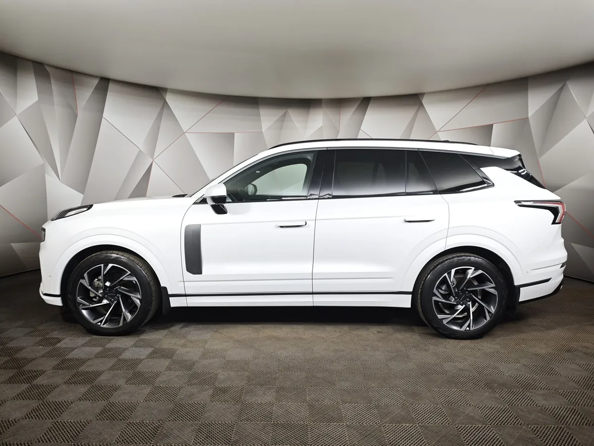 Lynk & Co 09 MHEV 2.0 T5 Drive-E AMT 4WD (7 мест) (254 л.с.) Halo + Upgrade package Белый в АВИЛОН. Слайд №5
