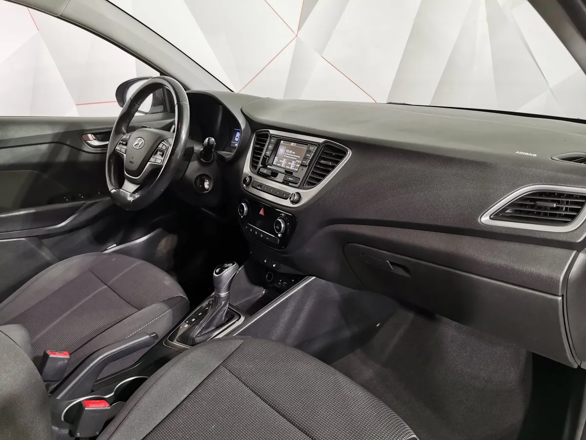 Hyundai Solaris 1.6 AT (123 л.с.) Comfort + Winter Серый в АВИЛОН. Слайд №12