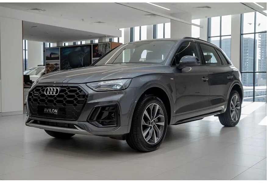 АВИЛОН - Audi Q5 L 2.0 TFSI S tronic quattro (245 л.с.) Luxury Dynamic - slide 0
