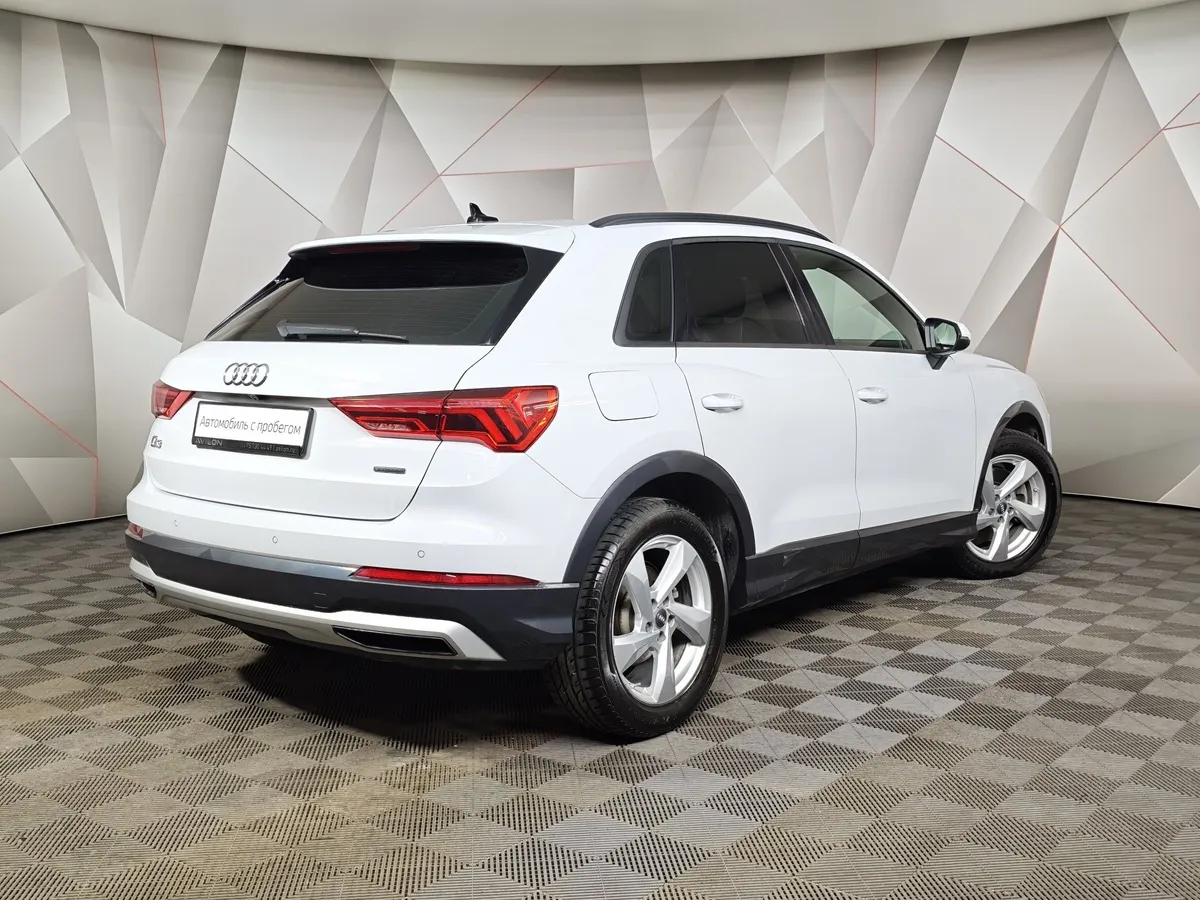 Audi Q3 2.0 TFSI S tronic quattro (180 л.с.) Design Белый в АВИЛОН. Слайд №2