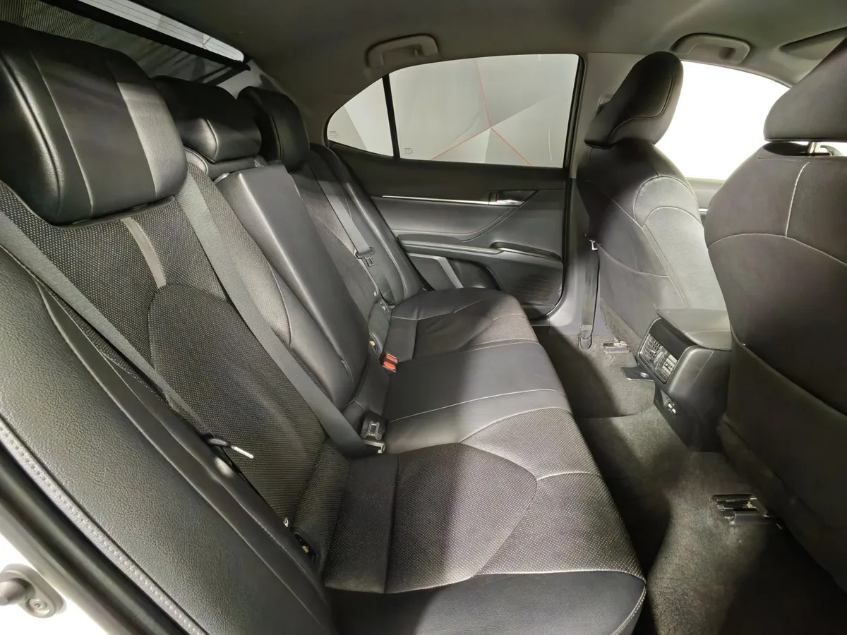 Toyota Camry 3.5 AT (249 л.с.) Белый в АВИЛОН. Слайд №16