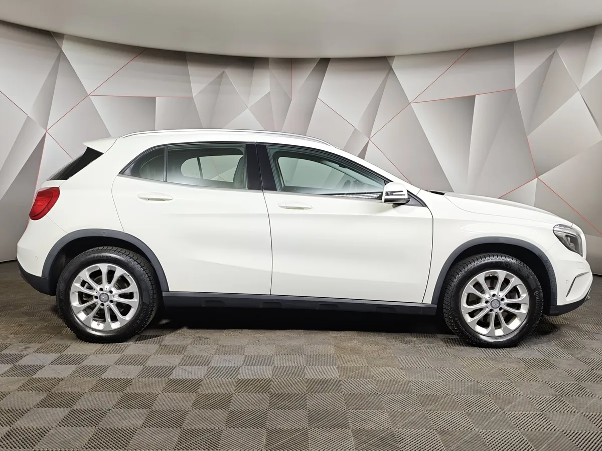Mercedes-Benz GLA 250 7G-DCT 4MATIC (211 л.с.) Особая серия Белый в АВИЛОН. Слайд №6