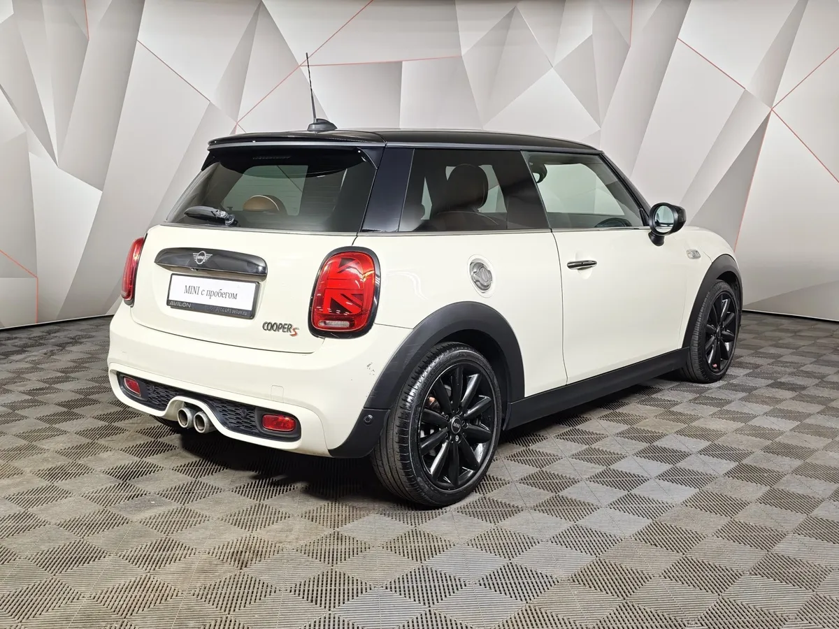 MINI Hatch 2.0 AMT (192 л.с.) S Белый в АВИЛОН. Слайд №2