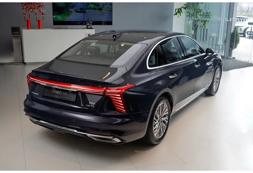 Hongqi H5 2.0 AT (218 л.с.) Deluxe Plus Коричневый в АВИЛОН. Слайд №5