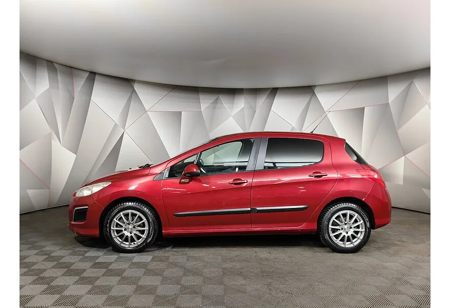 Peugeot 308 1.6 AT (120 л.с.) Красный в АВИЛОН. Слайд №5