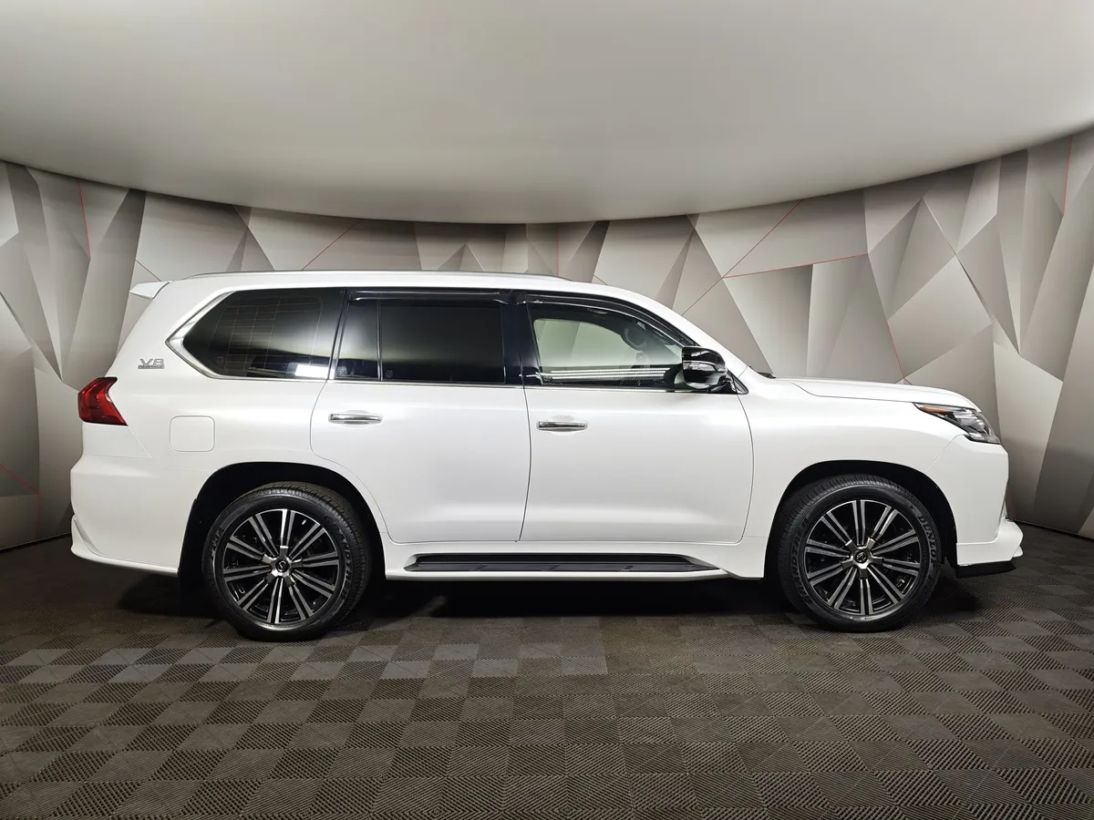Lexus LX 570 AT (367 л.с.) Heritage Белый в АВИЛОН. Слайд №6