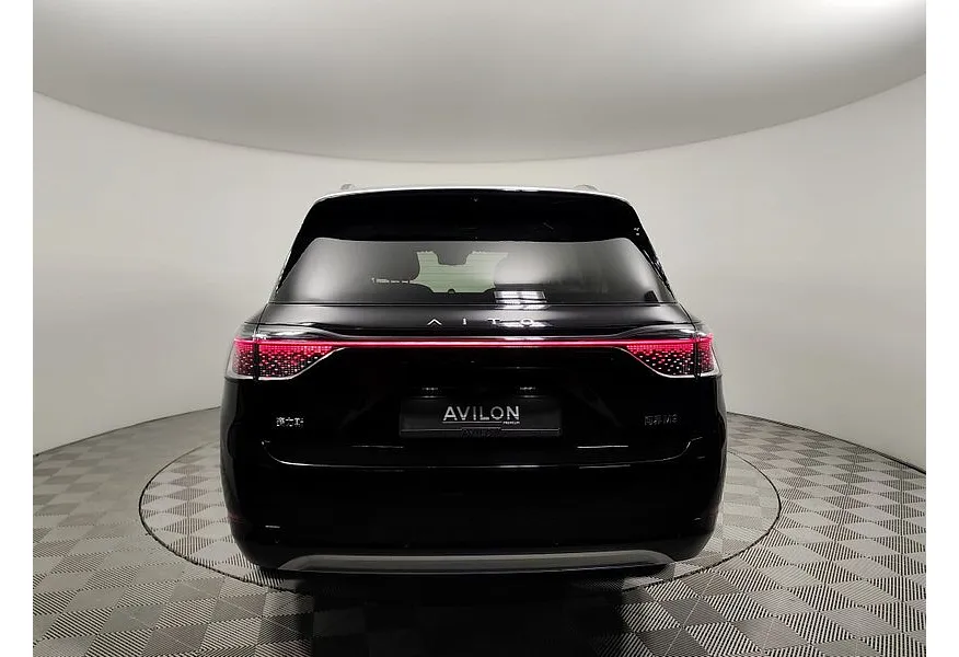 AITO M9 EVR 1.5 AT 4WD (496 л.с.) 6 мест Ultra Черный в АВИЛОН. Слайд №5