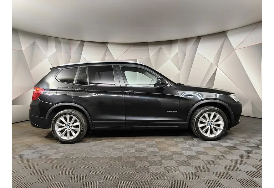 LIVE. Слайд №3