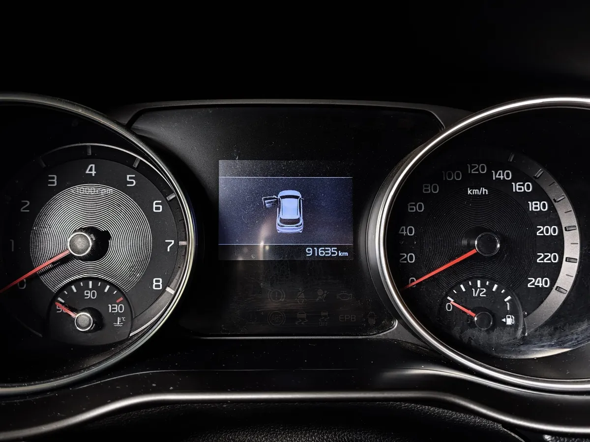 Kia Ceed 1.6 MPI AT (128 л.с.) Luxe Коричневый в АВИЛОН. Слайд №16