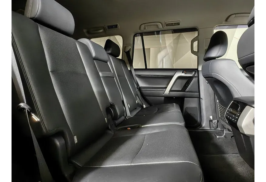 Toyota Land Cruiser Prado 4.0 AT AWD (249 л.с.) Черный в АВИЛОН. Слайд №16