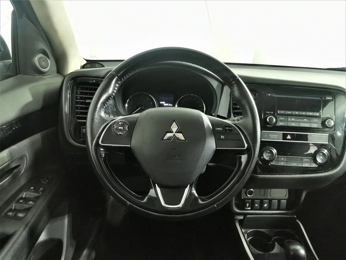 Mitsubishi Outlander 2.0 CVT 4WD (146 л.с.) Черный в АВИЛОН. Слайд №19