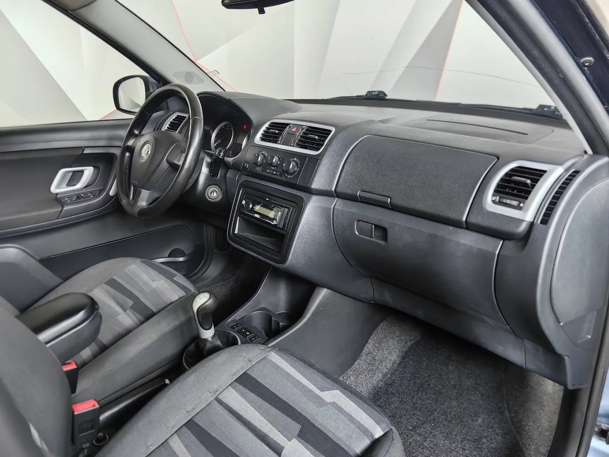 Skoda Fabia 1.4 MT (125 л.с.) Голубой в АВИЛОН. Слайд №12
