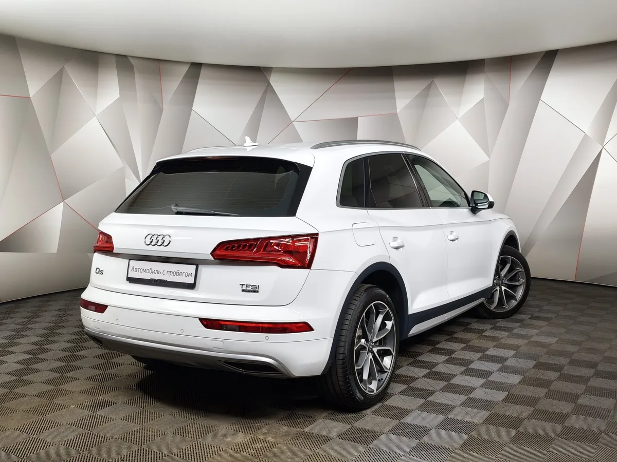 Audi Q5 L 40 TFSI S tronic quattro (249 л.с.) Белый в АВИЛОН. Слайд №2