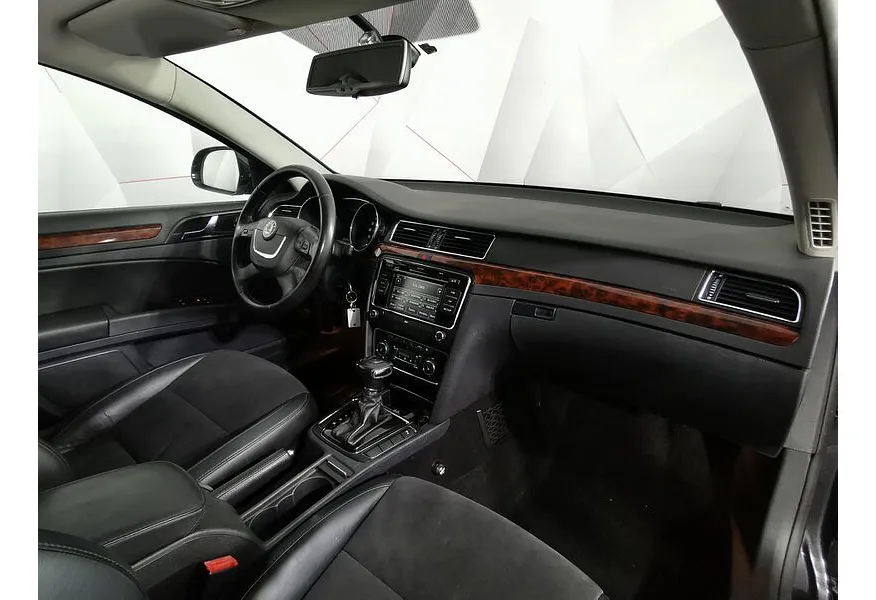 АВИЛОН - Skoda Superb 1.8 TSI AT (152 л.с.) Черный - slide 8