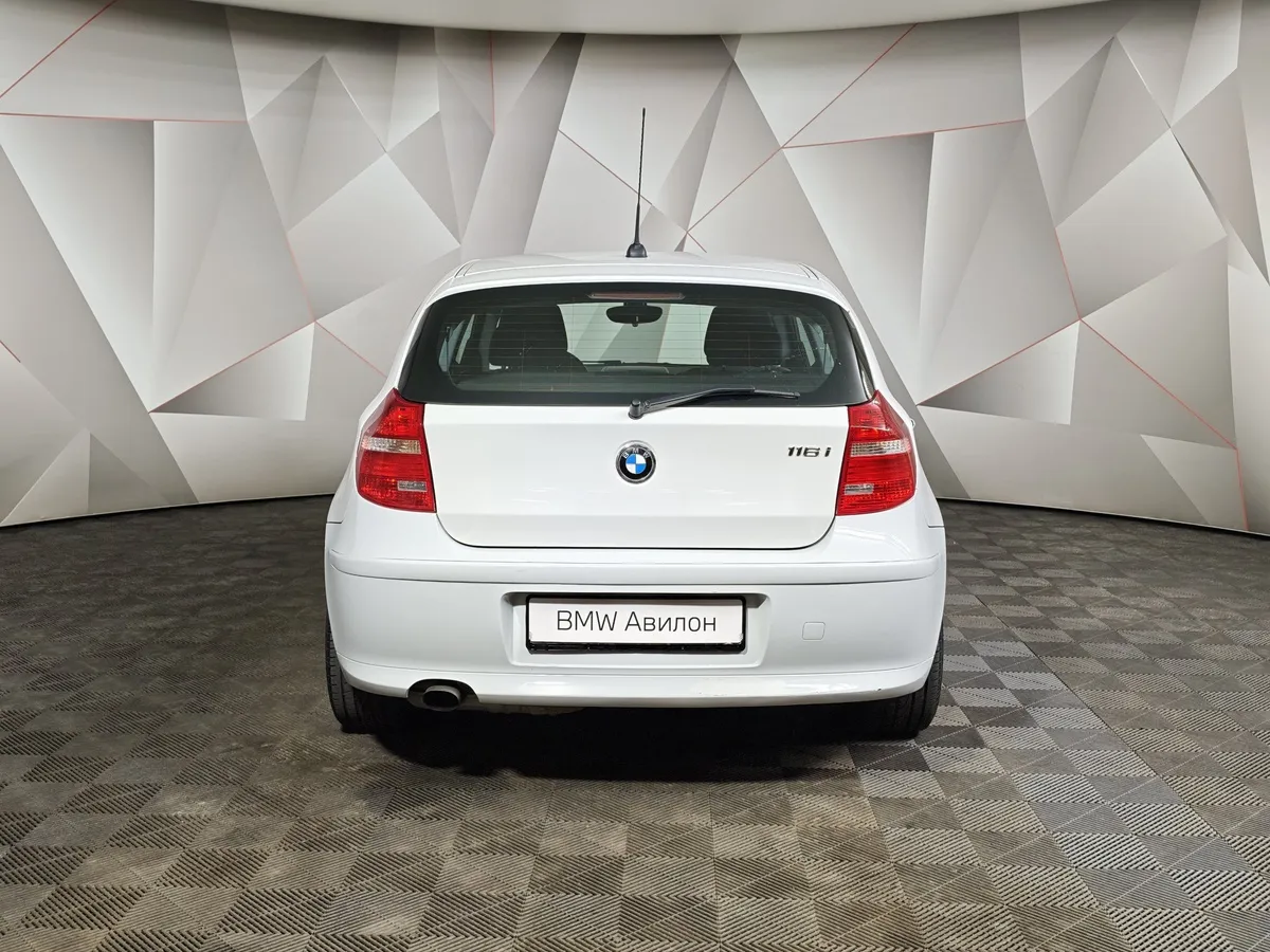BMW 1 серия 116i AT (115 л.с.) Белый в АВИЛОН. Слайд №4