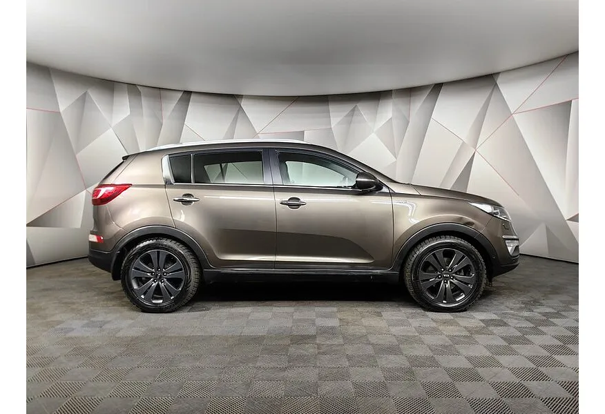 Kia Sportage 2.0 AT 4WD (150 л.с.) Luxe Коричневый в АВИЛОН. Слайд №6
