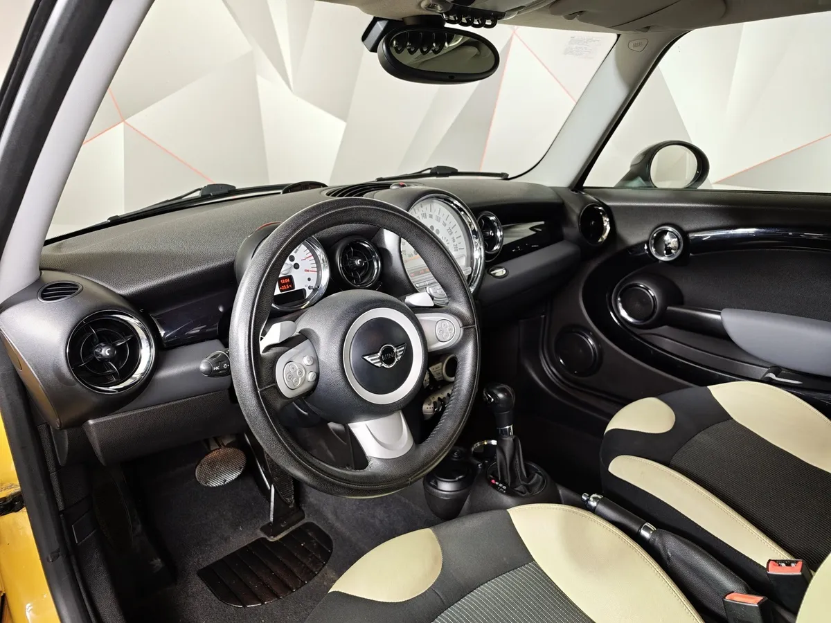 MINI Hatch 1.6 AT (122 л.с.) Желтый в АВИЛОН. Слайд №12