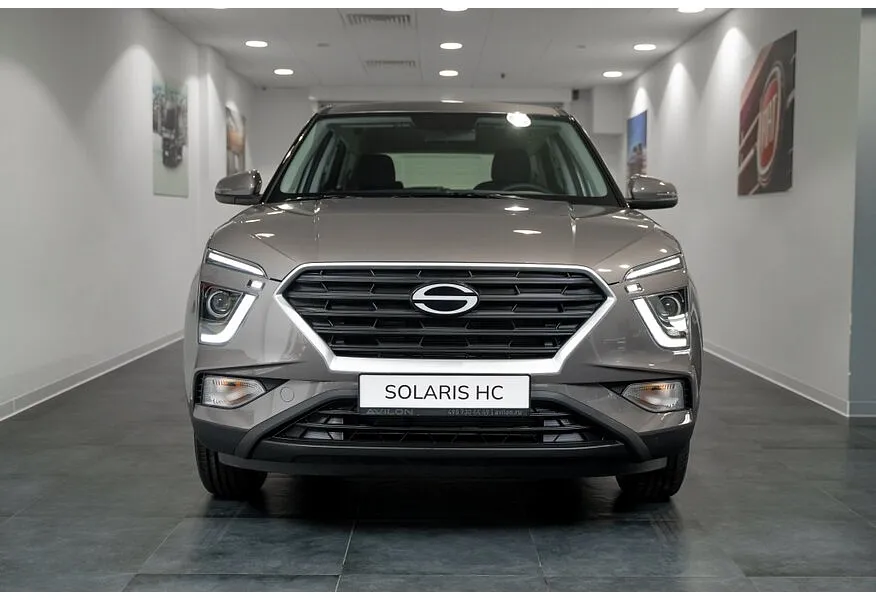 Solaris HC 1.6 MT 4WD (121 л.с.) Classic + Winter Бежевый в АВИЛОН. Слайд №2