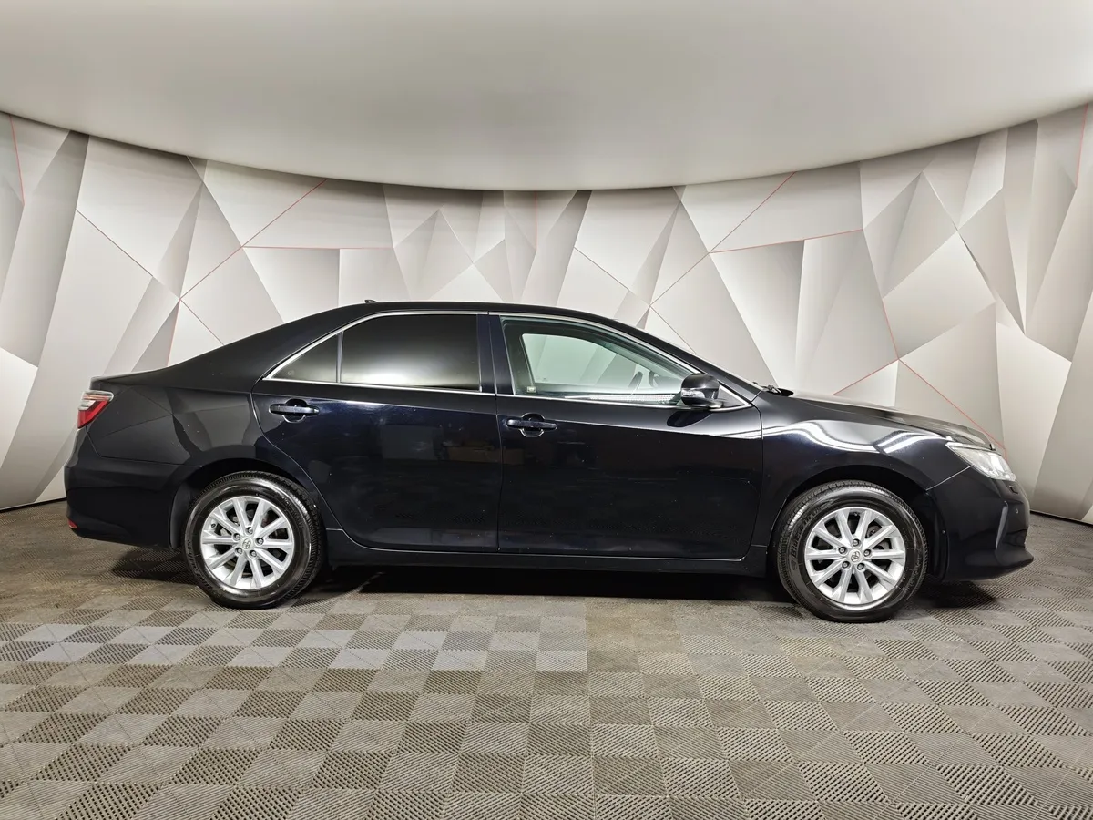 Toyota Camry 2.5 AT (181 л.с.) Черный в АВИЛОН. Слайд №6