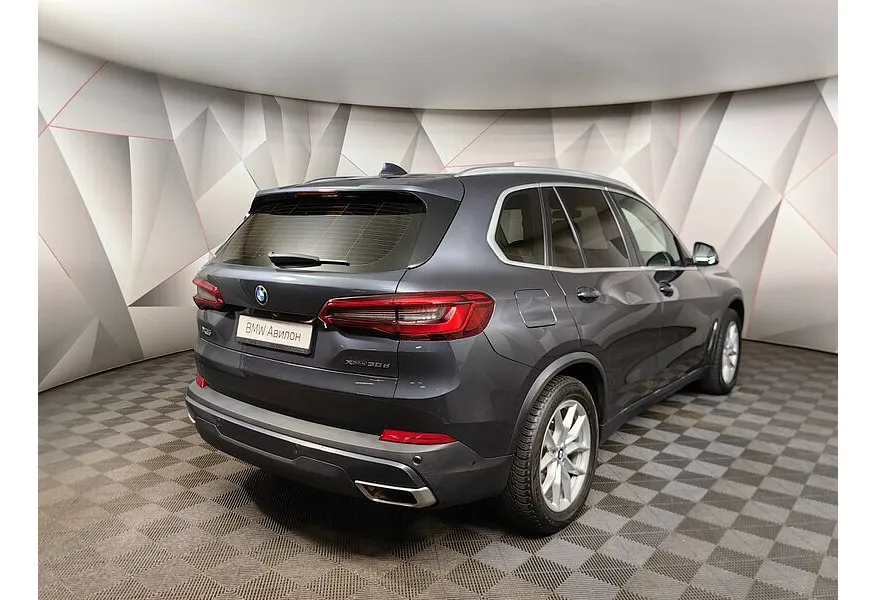 BMW X5 xDrive30d Steptronic (249 л.с.) Business Plus Серый в АВИЛОН. Слайд №2