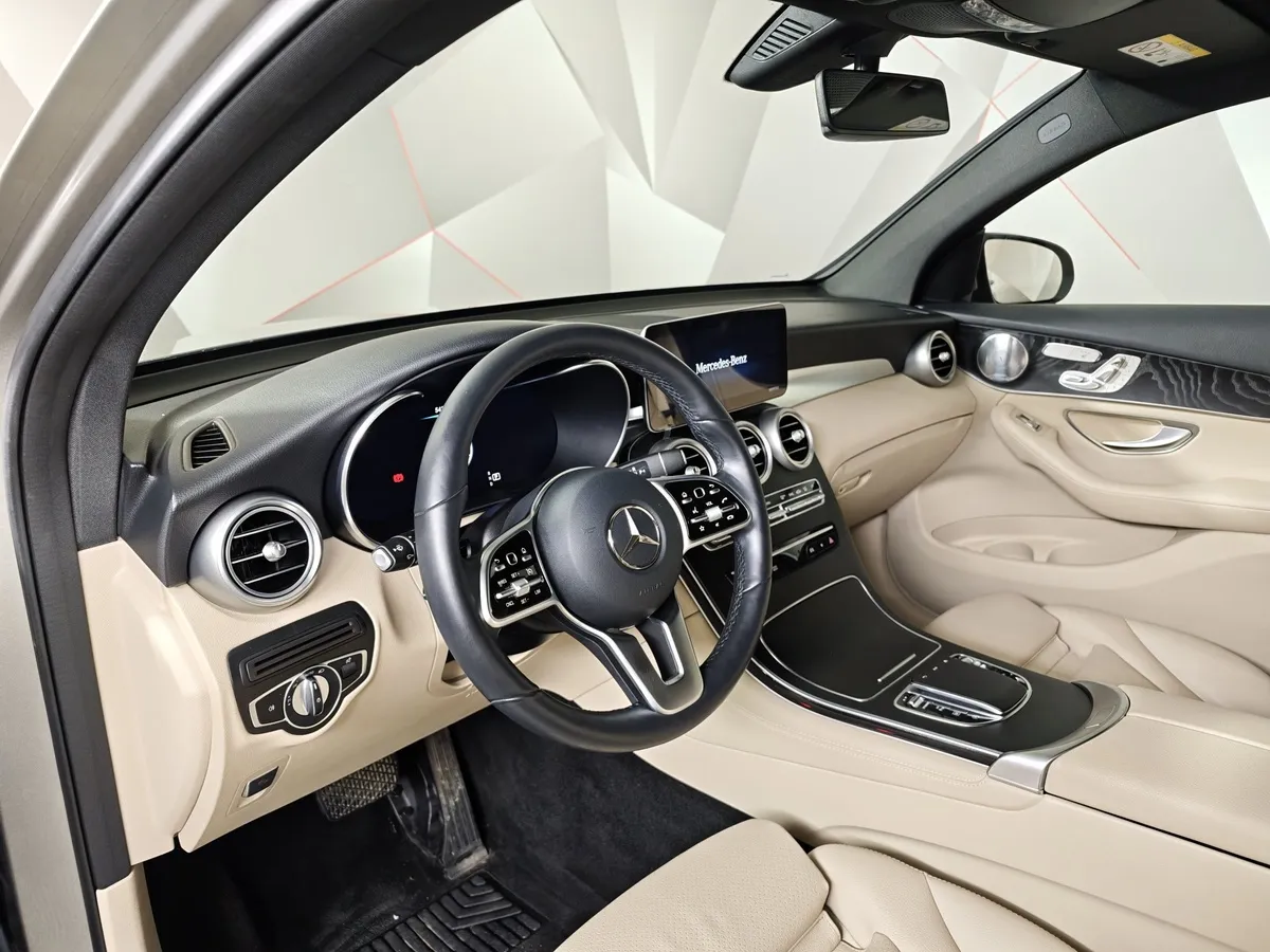 Mercedes-Benz GLC Купе 300 9G-TRONIC 4MATIC (249 л.с.) Sport Серебристый в АВИЛОН. Слайд №18