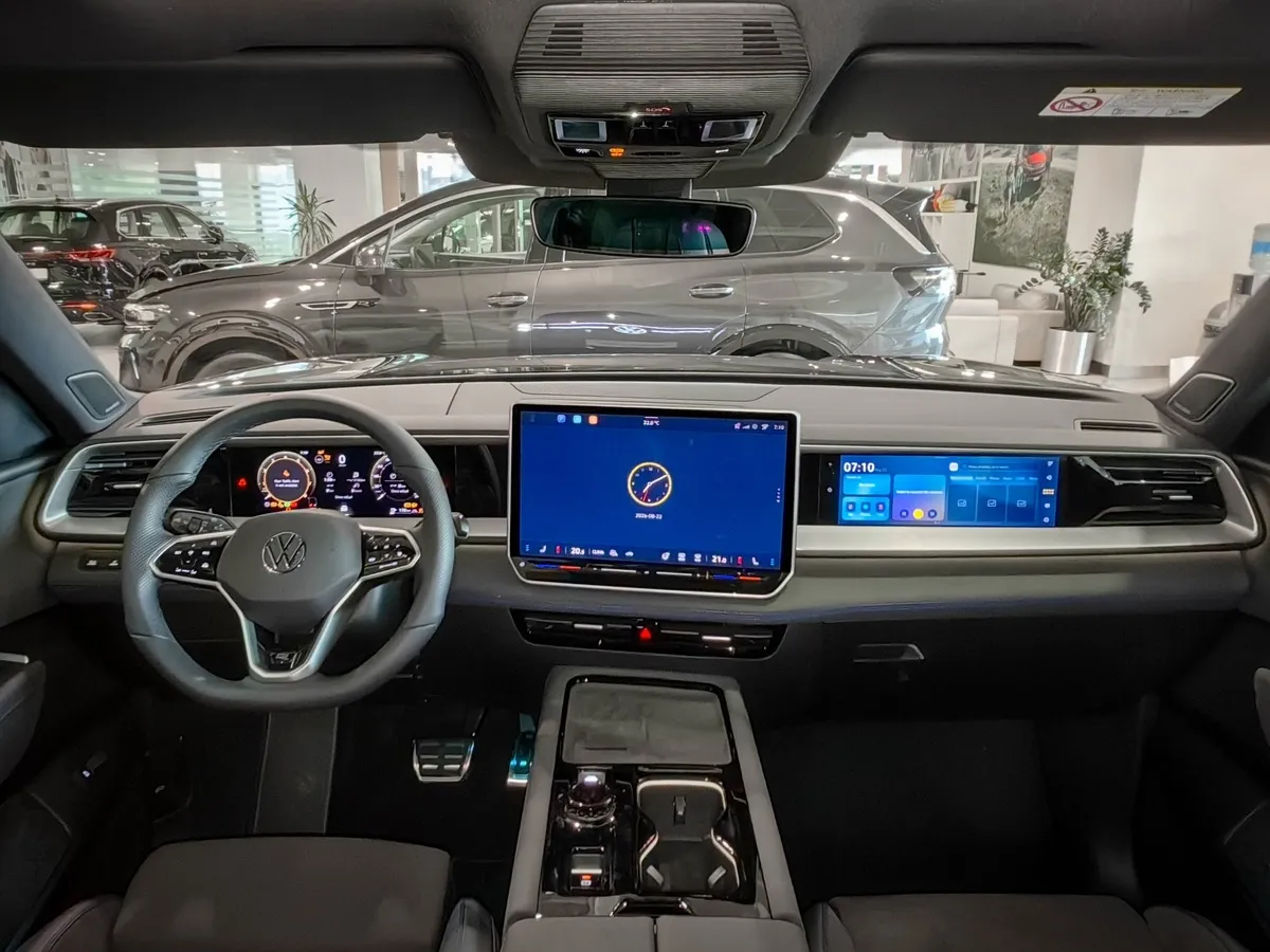 Volkswagen Teramont PRO 2.0 TSI 7DSG 4Motion (272 л.с.) R-Line Черный в АВИЛОН. Слайд №6
