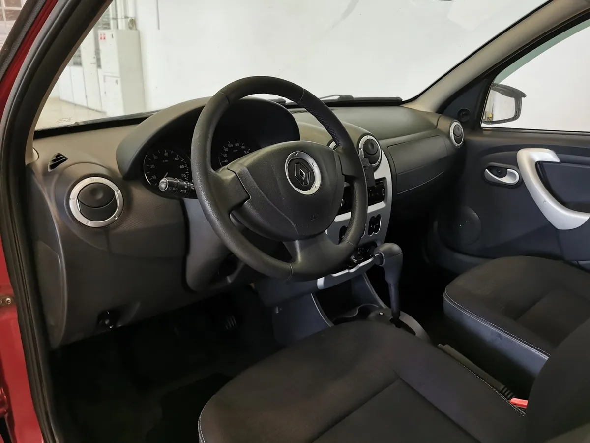 Renault Sandero 1.6 AT (103 л.с.) Stepway Красный в АВИЛОН. Слайд №17
