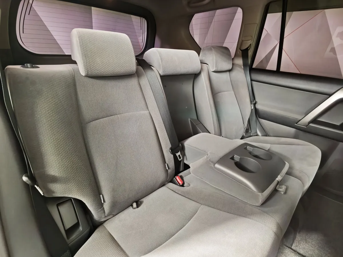 Toyota Land Cruiser Prado 3.0 D AT 4WD (173 л.с.) Белый в АВИЛОН. Слайд №17