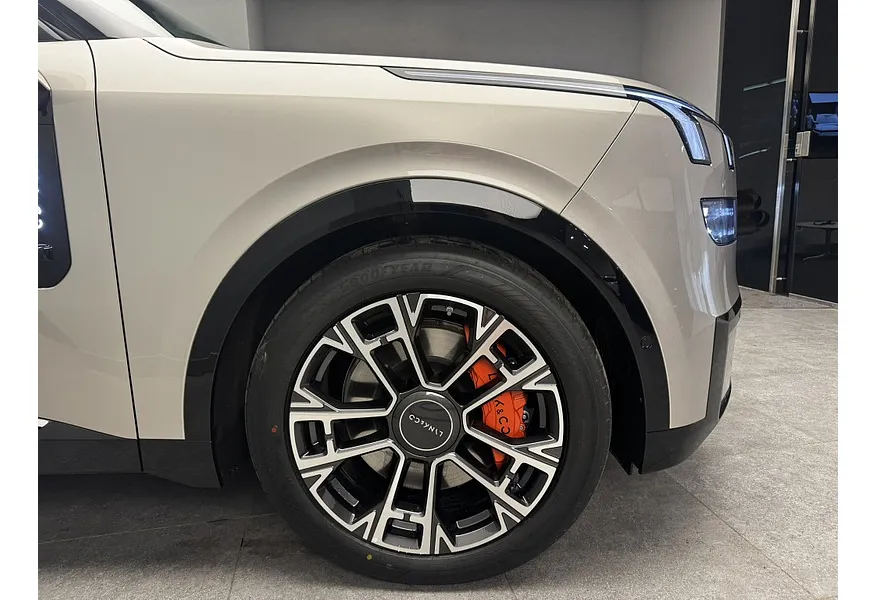 Lynk & Co 900 2.0 AT 4WD (884 л.с.) Ultra Белый в АВИЛОН. Слайд №8