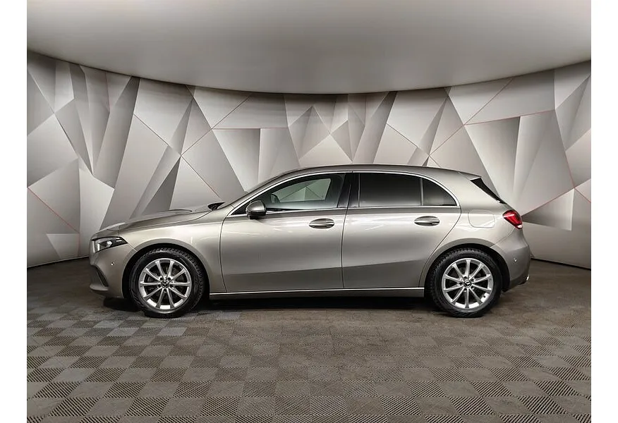 Mercedes-Benz A-Класс A 200 7G-DCT (150 л.с.) Progressive Серебристый в АВИЛОН. Слайд №5