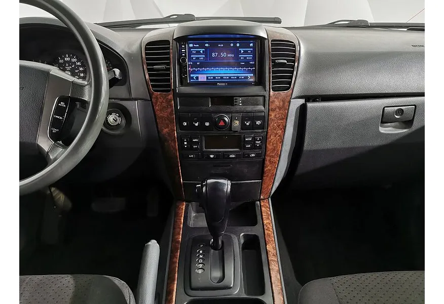 Kia Sorento 2.5 CRDi AWD 4AT (140 л.с.) Комбинированный в АВИЛОН. Слайд №15