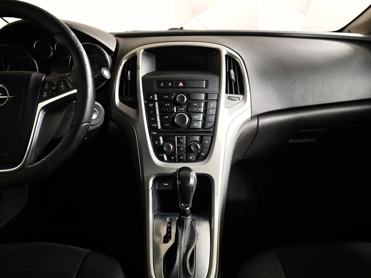 Opel Astra 1.4 Turbo AT (140 л.с.) Серый в АВИЛОН. Слайд №13