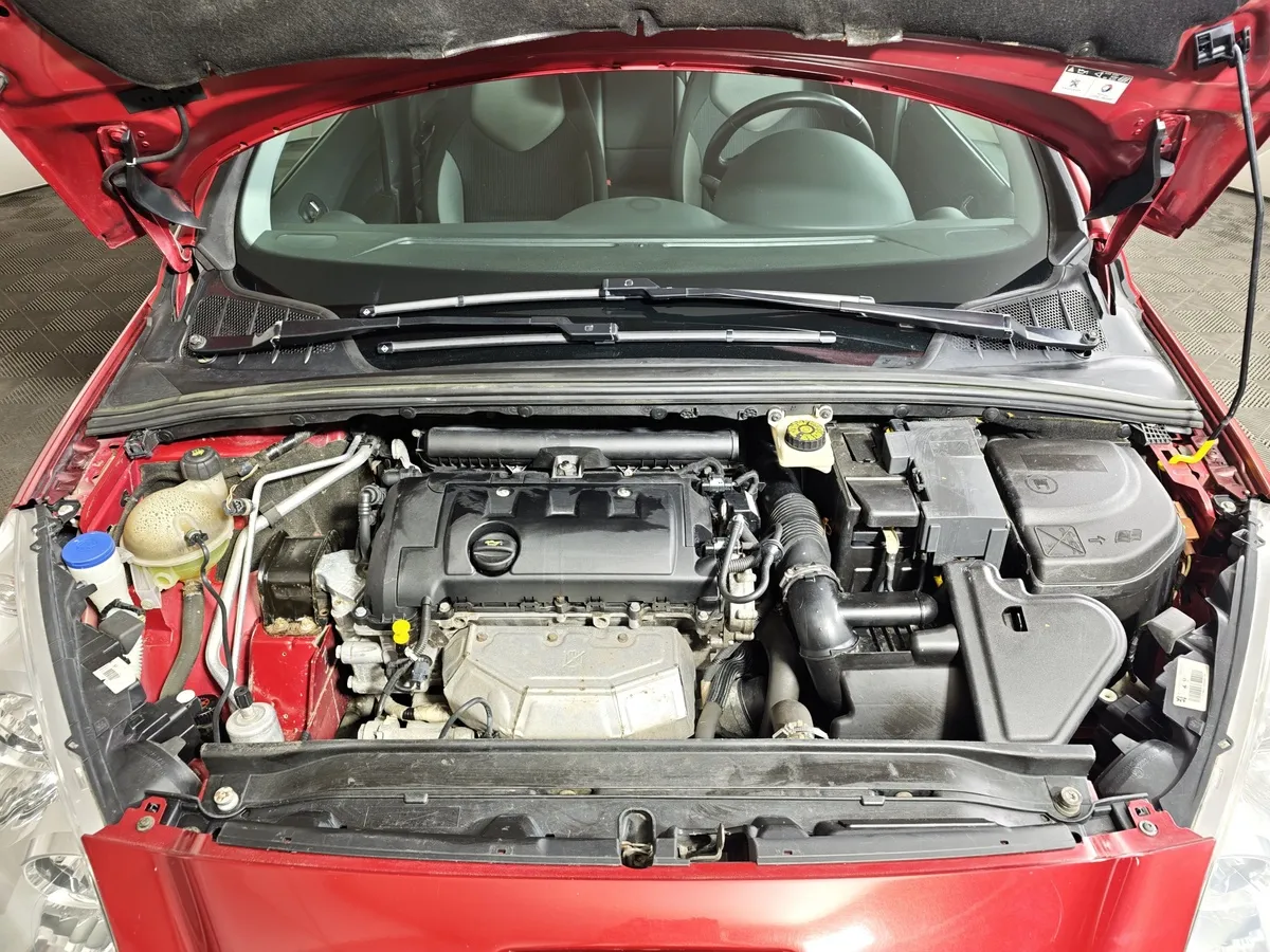 Peugeot 308 1.6 VTi AT (120 л.с.) Красный в АВИЛОН. Слайд №11