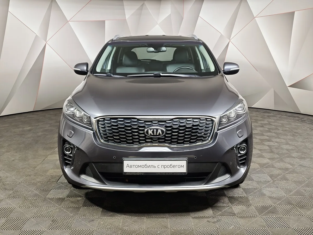 Kia Sorento 2.4 GDI AT AWD (188 л.с.) Luxe Серый в АВИЛОН. Слайд №7