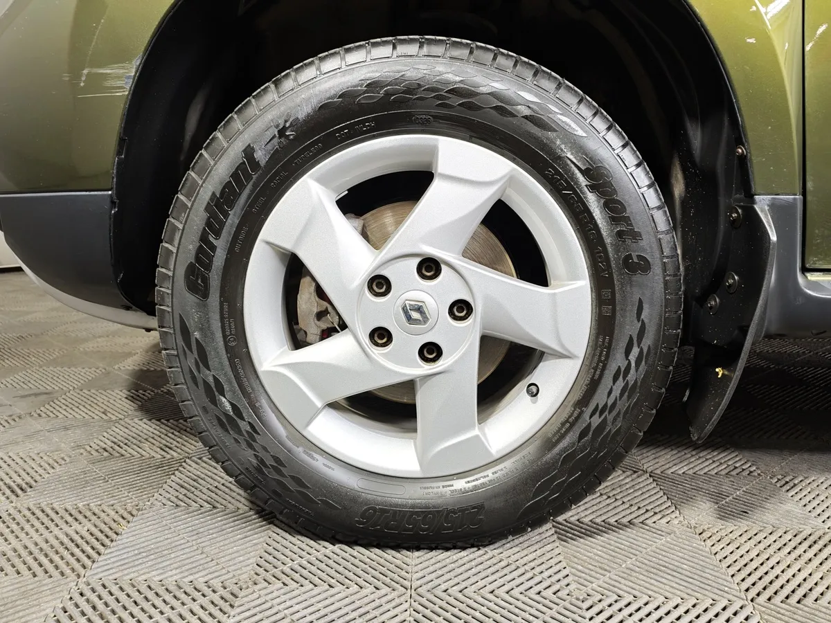 Renault Duster 2.0 MT 4x4 (143 л.с.) Зеленый в АВИЛОН. Слайд №9