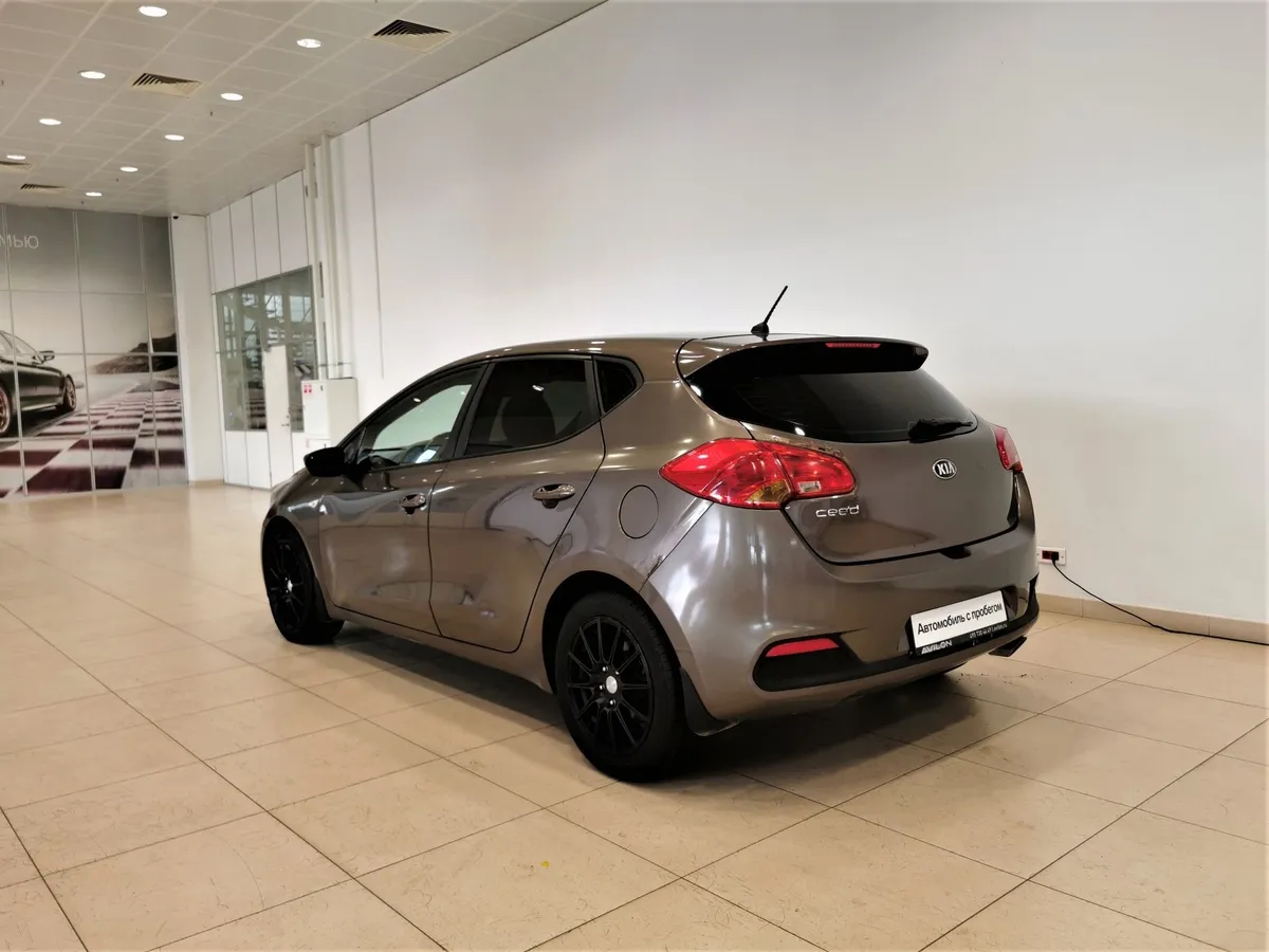 Kia Ceed 1.6 AT (129 л.с.) Коричневый в АВИЛОН. Слайд №4