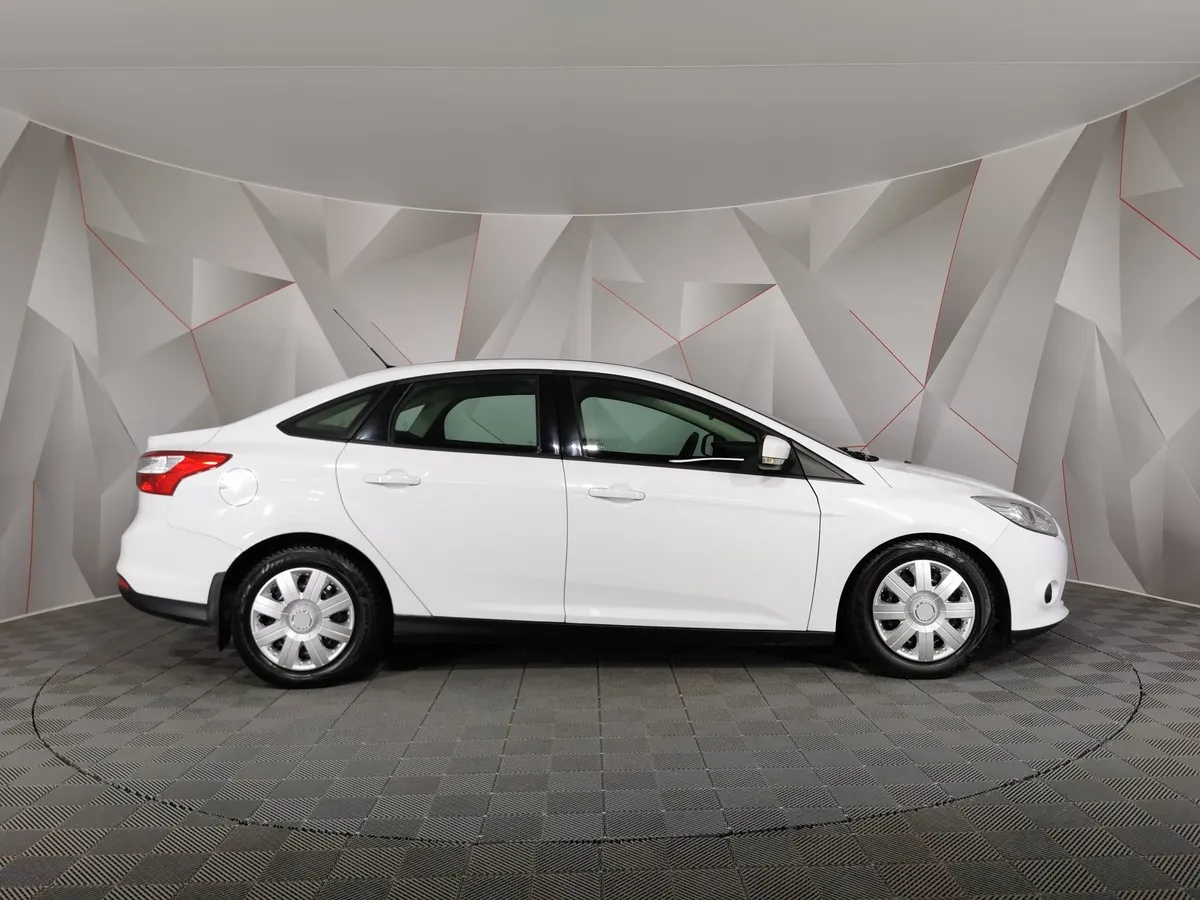 Ford Focus 1.6 Ti-VCT PowerShift (105 л.с.) Trend Белый в АВИЛОН. Слайд №6