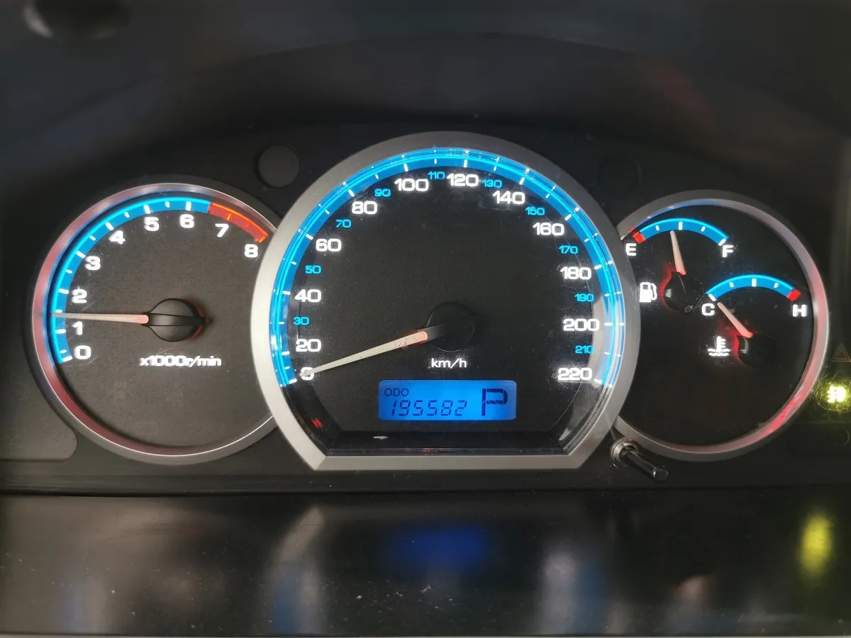 Chevrolet Lacetti 1.6 MT (109 л.с.) Platinum Красный в АВИЛОН. Слайд №17