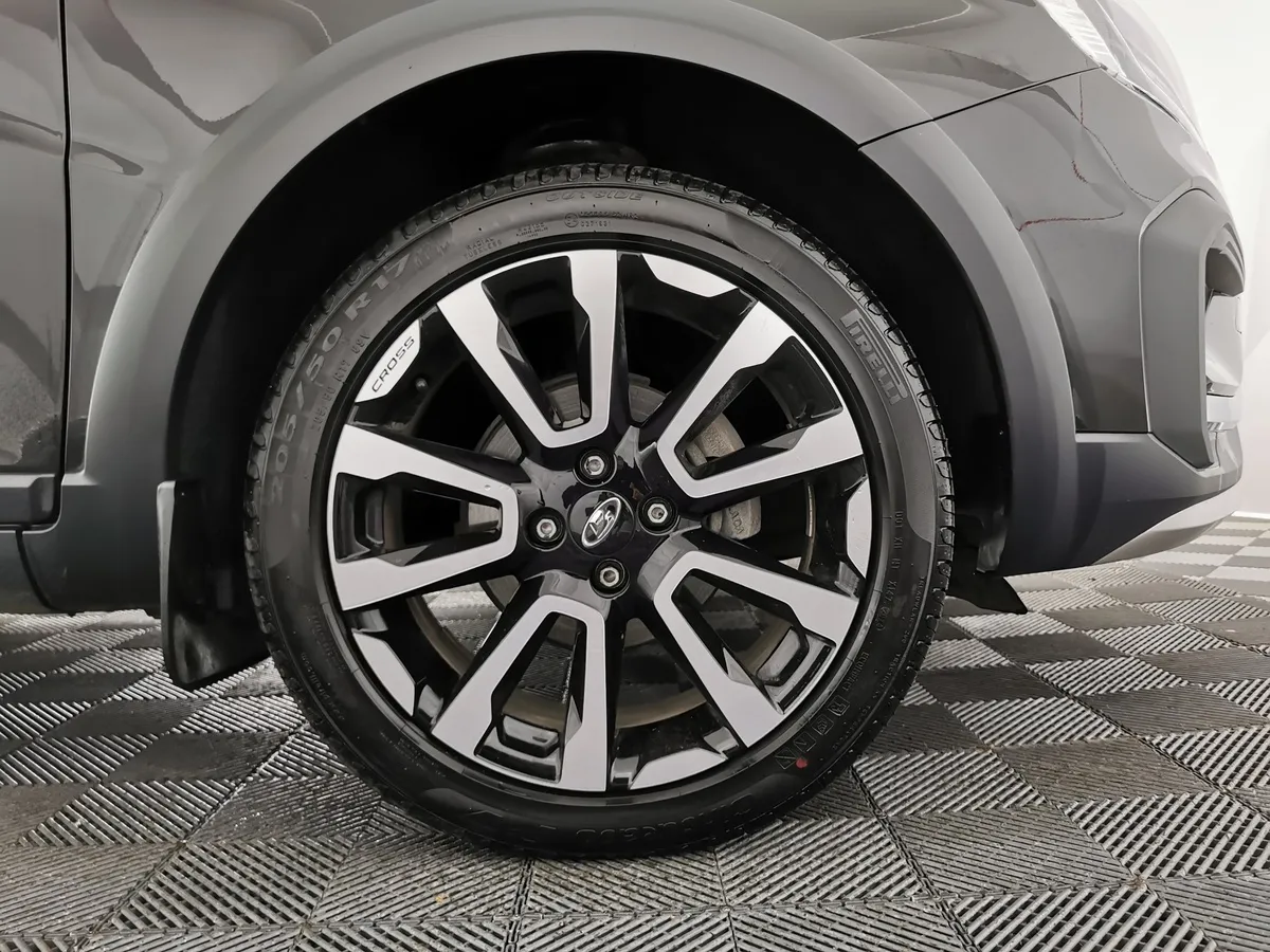 ВАЗ (Lada) Vesta 1.8 CVT (122 л.с.) Черный в АВИЛОН. Слайд №9