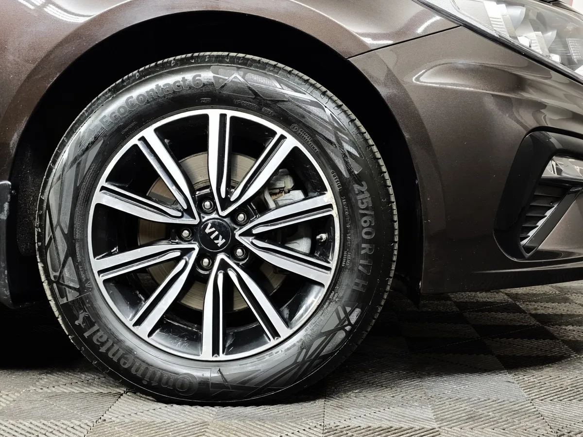 Kia Optima 2.4 GDI AT (188 л.с.) Luxe Коричневый в АВИЛОН. Слайд №9