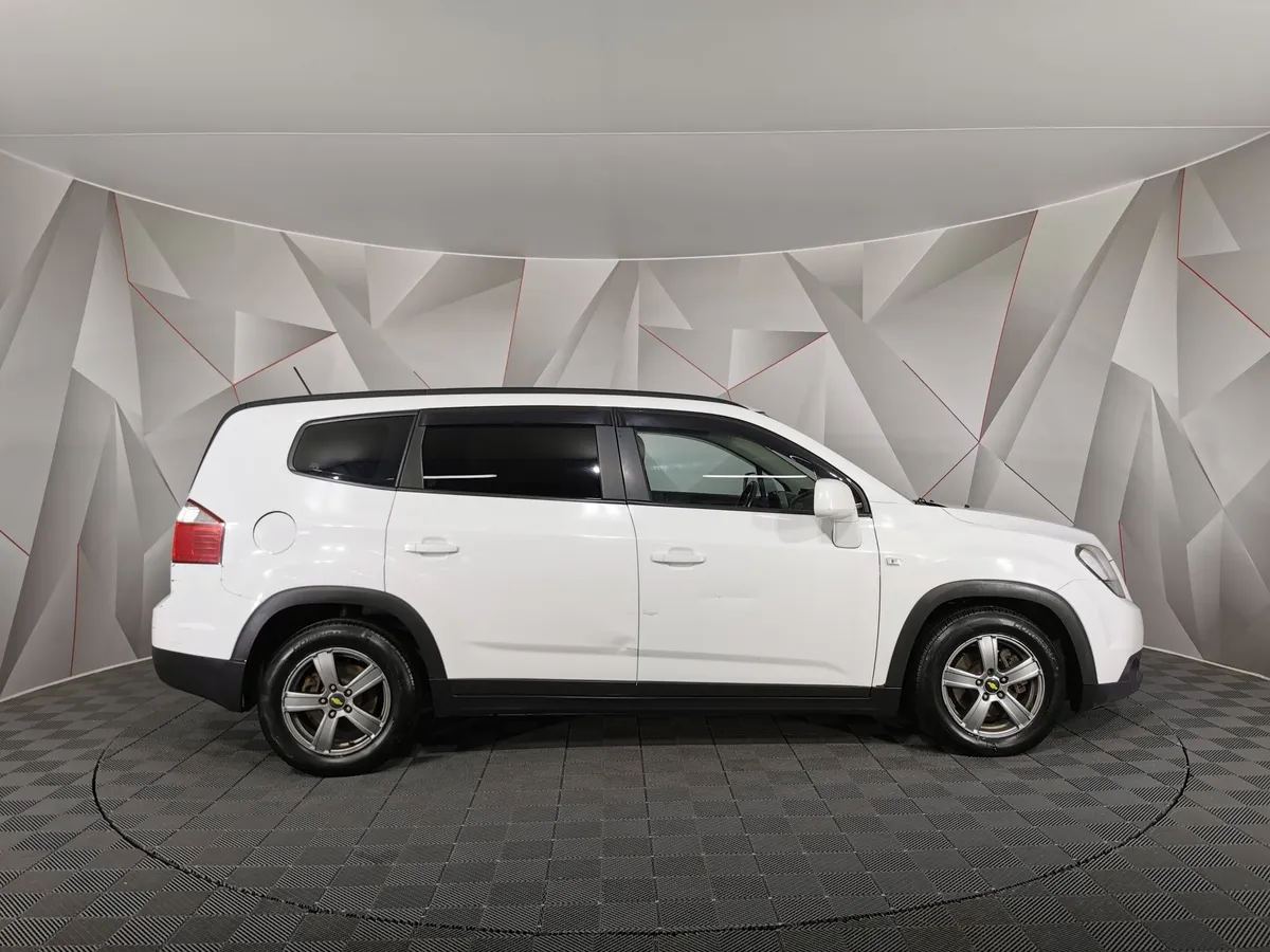 Chevrolet Orlando 1.8 MT (141 л.с.) Белый в АВИЛОН. Слайд №6